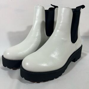 Dirty Laundry Chunky Lug Chelsea Boot Women 8‎ White/Black Faux Patent Leather